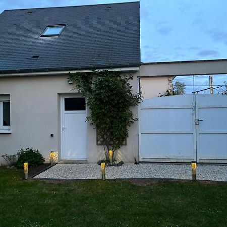 Le 911 Hotel Nazelles-Negron Bagian luar foto