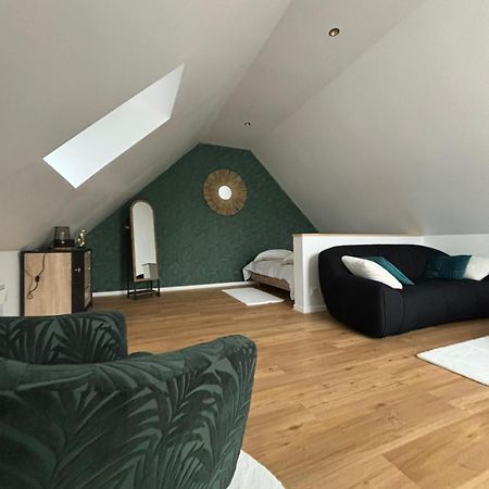 Le 911 Hotel Nazelles-Negron Bagian luar foto